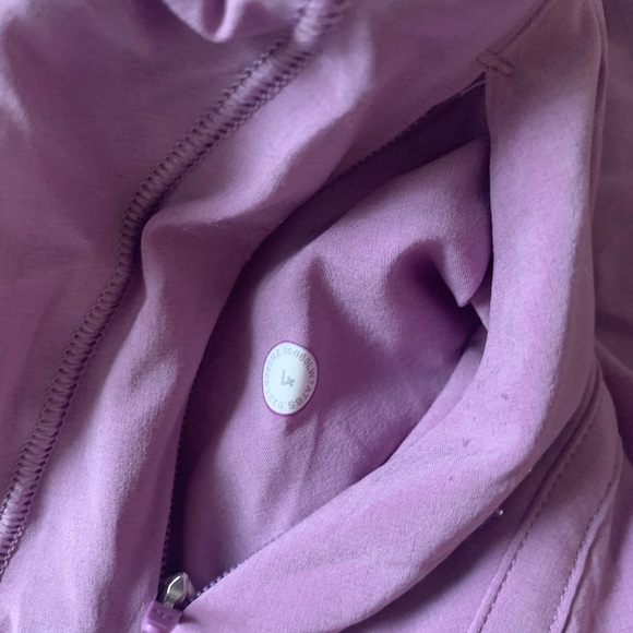 Lululemon Tracker Short V purple - Picture 4 of 7